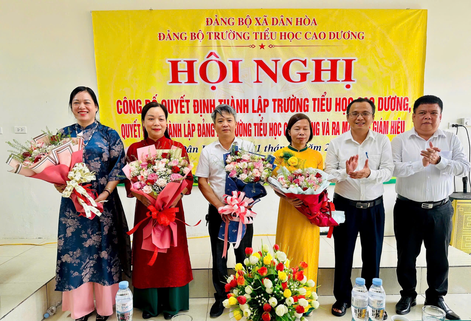 TRƯỜNG TIỂU HỌC CAO DƯƠNG TỔ CHỨC HỘI NGHỊ CÔNG BỐ QUYẾT ĐỊNH THÀNH LẬP TRƯỜNG, THÀNH LẬP ĐẢNG BỘ; RA MẮT BAN GIÁM HIỆU VÀ GẶP MẶT TOÀN THỂ CÁN BỘ, GIÁO VIÊN, NHÂN VIÊN