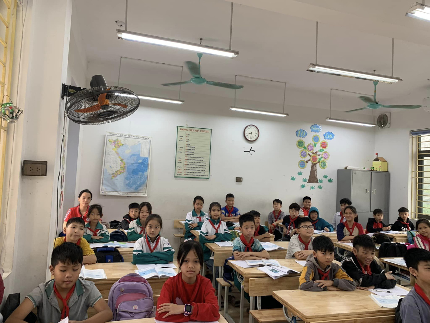 HƯỞNG ỨNG CUỘC VẬN ĐỘNG "TỰ HÀO MỘT DẢI NON SÔNG"