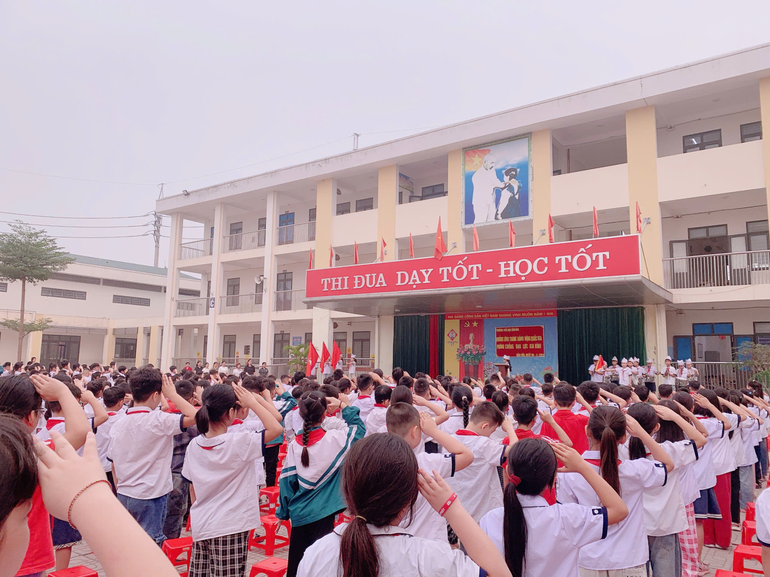 TUYÊN TRUYỀN HƯỞNG ỨNG THÁNG HÀNH ĐỘNG QUỐC GIA PHÒNG, CHỐNG BẠO LỰC GIA ĐÌNH VÀ TUYÊN TRUYỀN PHÒNG TRÁNH BỆNH CHÂN - TAY - MIỆNG